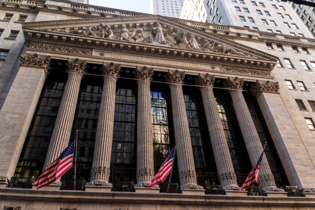 new york stock exchange facade with columns